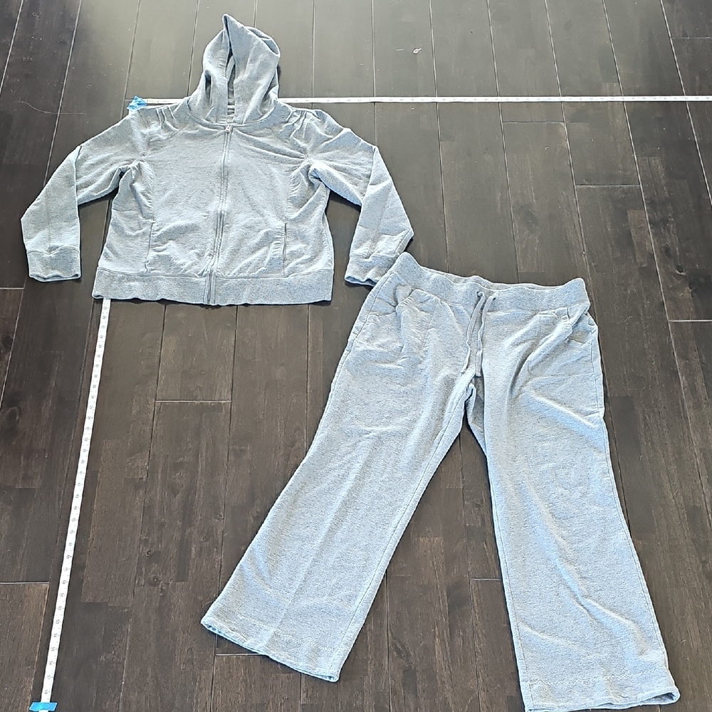 Tek Gear Set in Light Gray (XL Top) (L Pant)